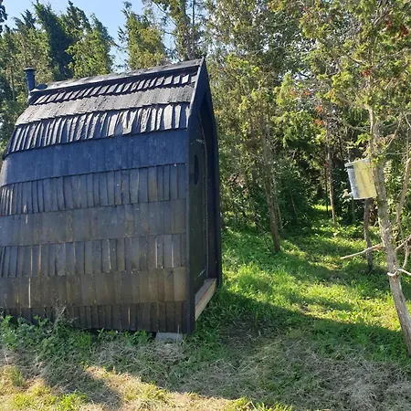 Puulaiu Korts Majutus *