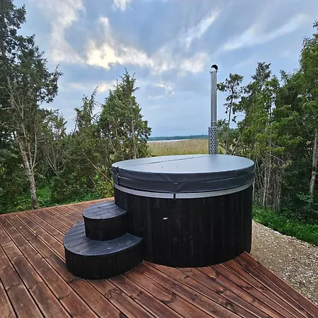 Puulaiu Korts Majutus Country house