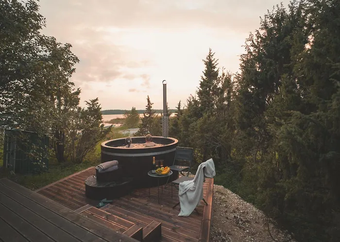 Puulaiu Korts Majutus Landhuis Nasva (Hiiu)