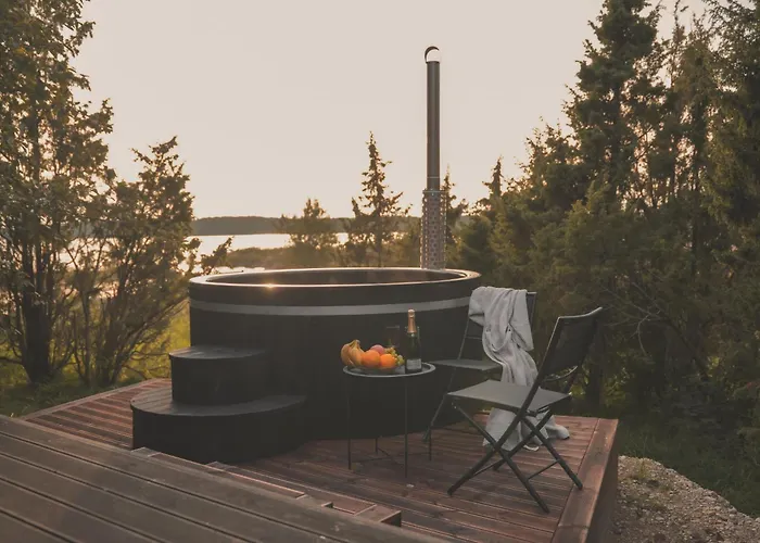 Puulaiu Korts Majutus Landhuis Nasva (Hiiu)