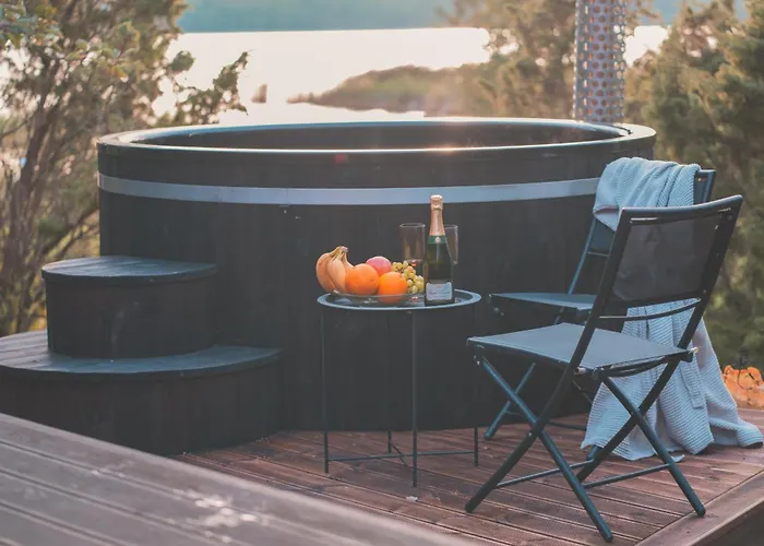 Puulaiu Korts Majutus Landhuis Nasva (Hiiu)