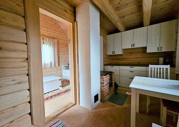 Puulaiu Korts Majutus Nasva (Hiiu)