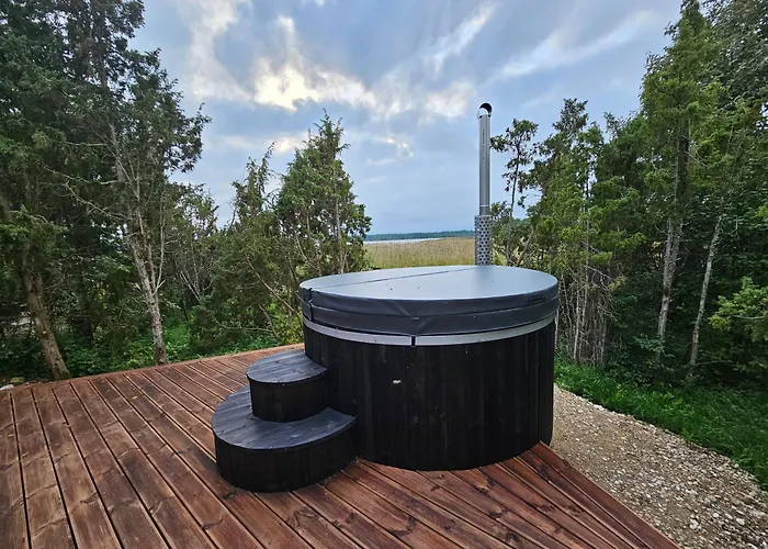 Puulaiu Korts Majutus Landhuis