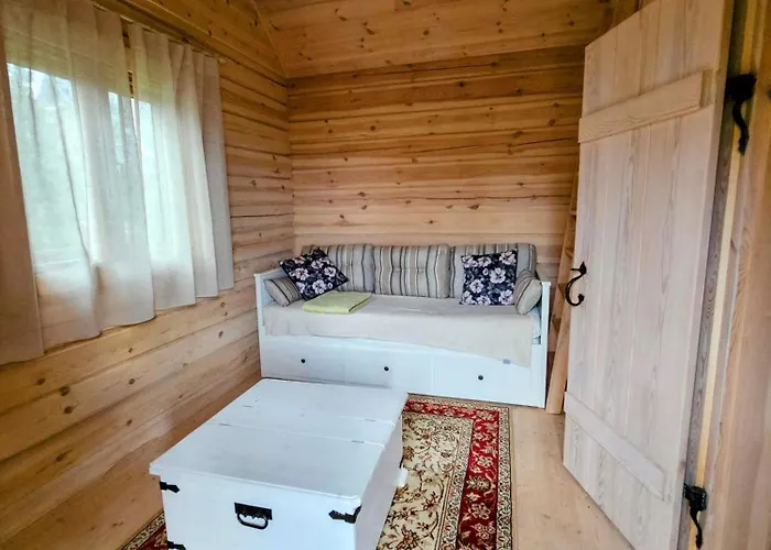 Landhuis Puulaiu Korts Majutus *