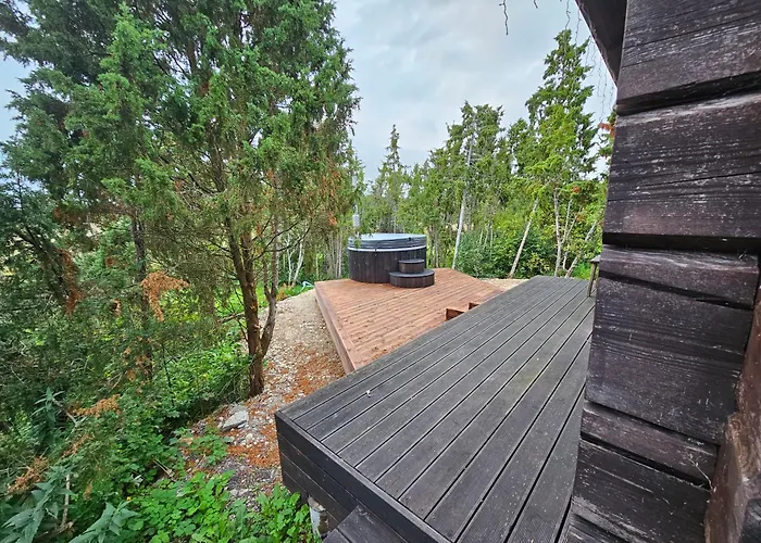 Puulaiu Korts Majutus *